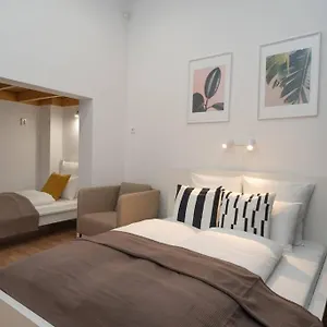 Located, 150 M2 5 Bedrooms Apt., Appartement Budapest